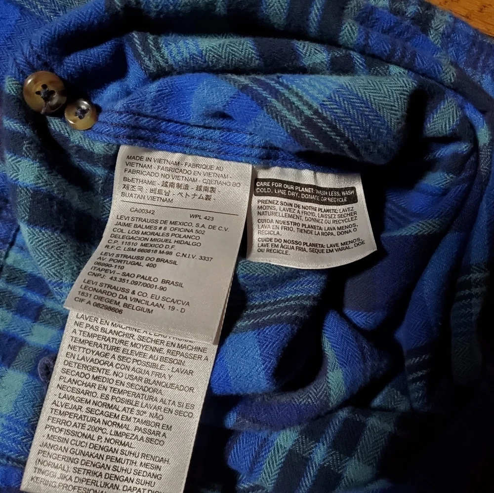 Levi's Flannel Button Up